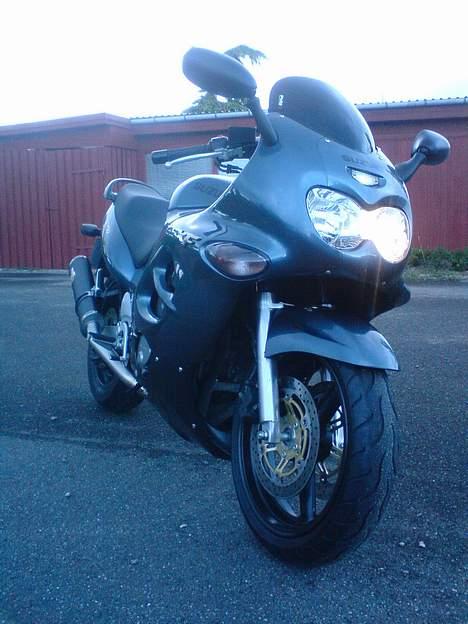 Suzuki Gsx 750 F SOLGT billede 8