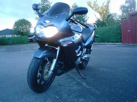 Suzuki Gsx 750 F SOLGT billede 9