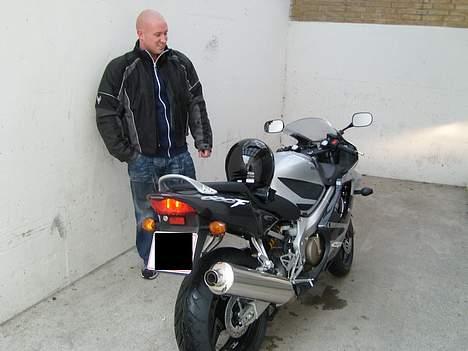Honda CBR 600F - Den stolte ejer....og cykel selvf. billede 6