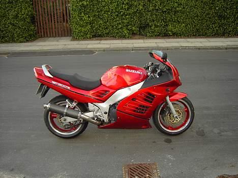 Suzuki RF 900 *død* billede 1