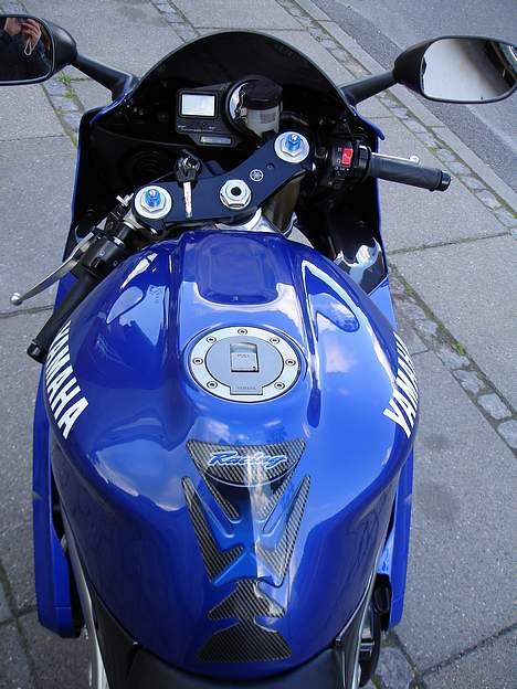 Yamaha R1 billede 10