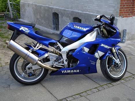 Yamaha R1 billede 12