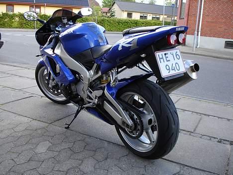 Yamaha R1 billede 13