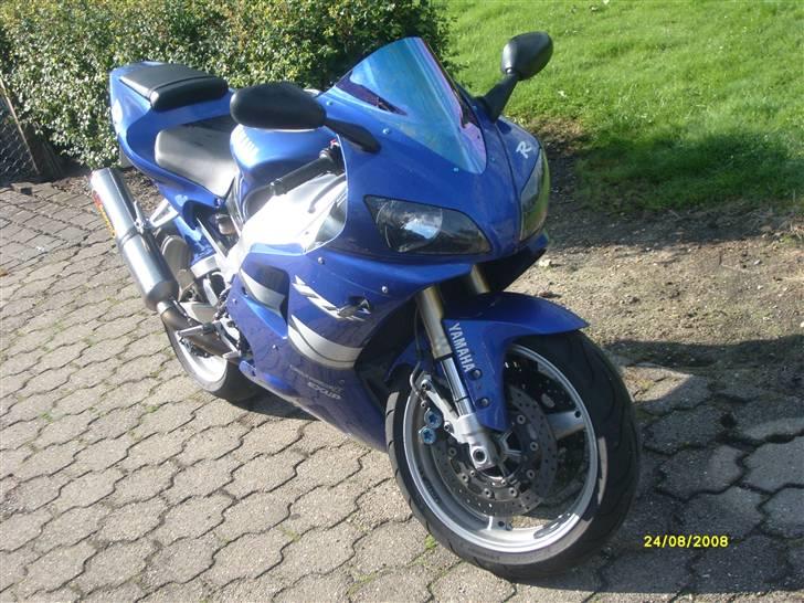 Yamaha R1 billede 15