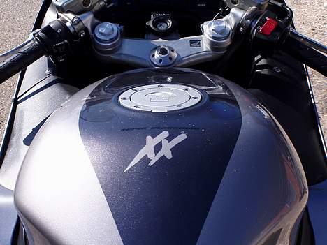 Honda cbr 1100 super xx black  billede 1