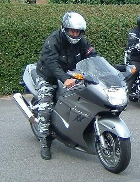 Honda cbr 1100 super xx black  billede 2