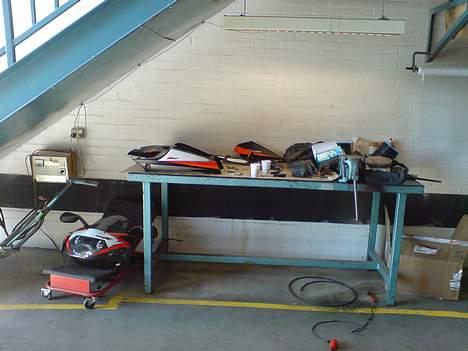 Aprilia RSV mille R **SOLGT** - Den var godtnok skilt, men blev samlet uden nogen skruer til overs ;O) billede 7