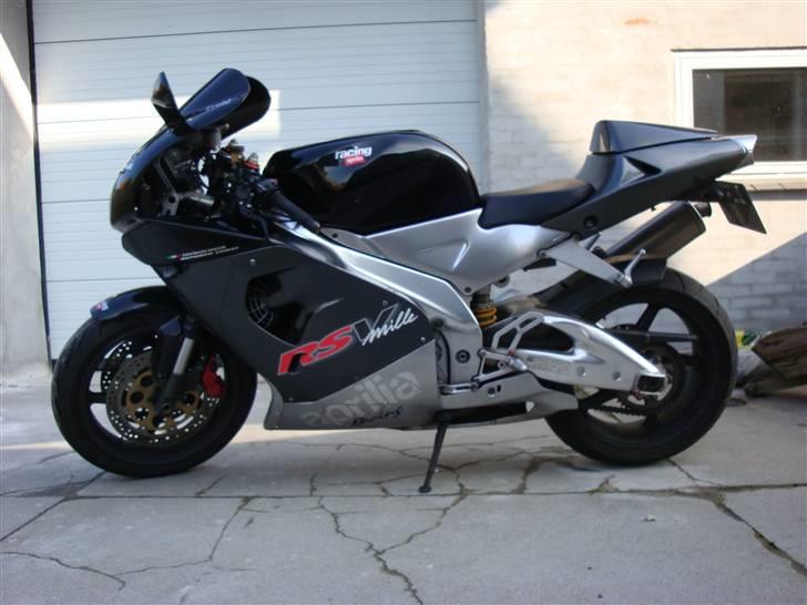 Aprilia RSV Mille *R.I.P.* - Så er den hjemme i "troldens" trygge omgivelser... billede 1