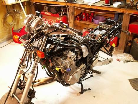 Suzuki 600 bandit - Så kom der en lille motor på billede 10