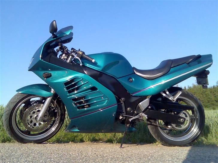 Suzuki RF 600 R billede 1