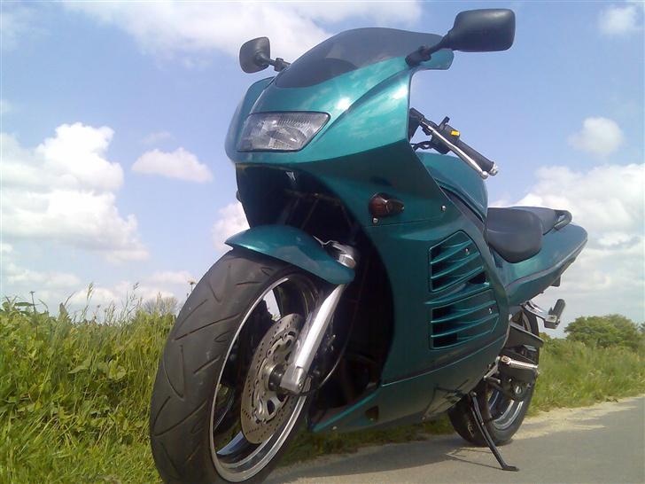 Suzuki RF 600 R billede 2