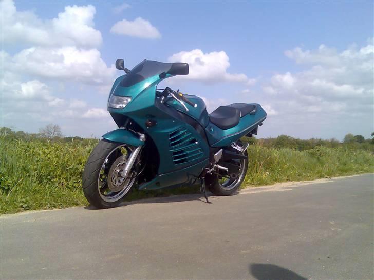 Suzuki RF 600 R billede 3