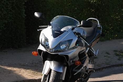 Honda CBR600F *solgt* billede 15