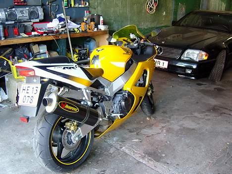 Honda CBR #død# - her i selskab med mit andet sommerkøretøj billede 2