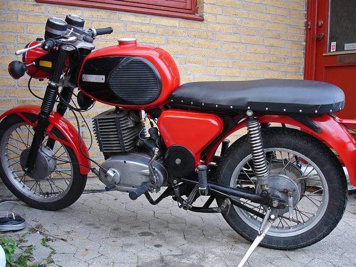 MZ TS 250/1 SOLGT - den gamle spjætter efter renovering billede 1