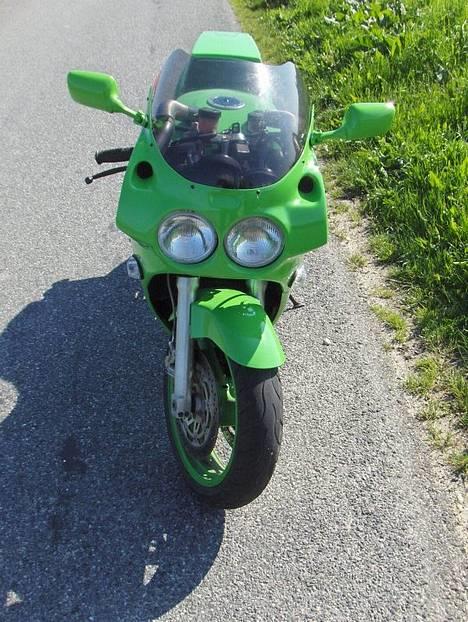 Kawasaki ZXR 750 H1 *solgt* - Forfra... billede 2