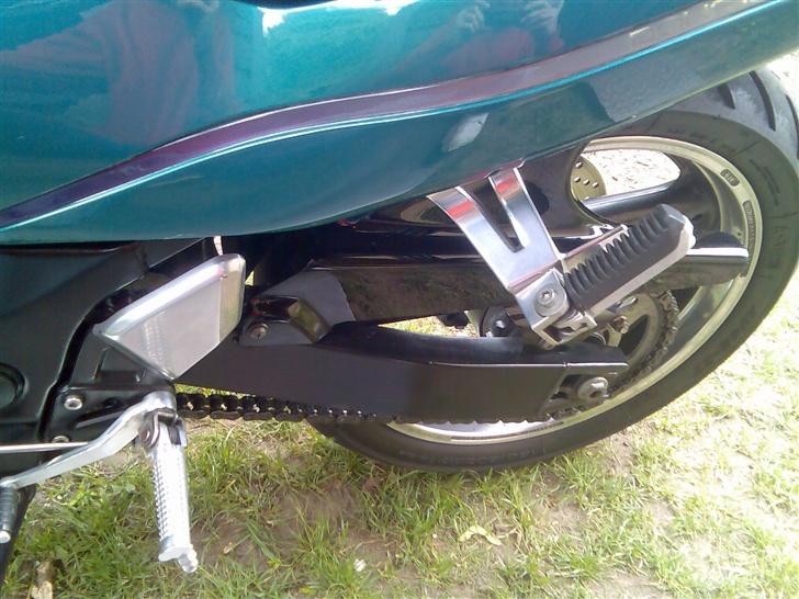 Suzuki RF 600 R billede 9