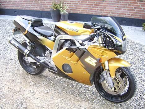 Suzuki Gsx-r 400 (Solgt) billede 13