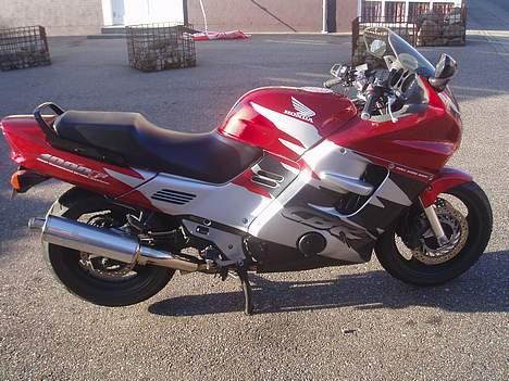 Honda CBR1000F billede 1