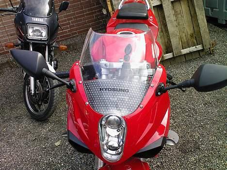 Hyosung GT650R billede 7