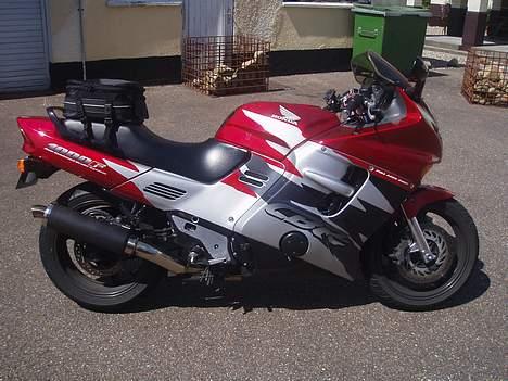 Honda CBR1000F billede 5