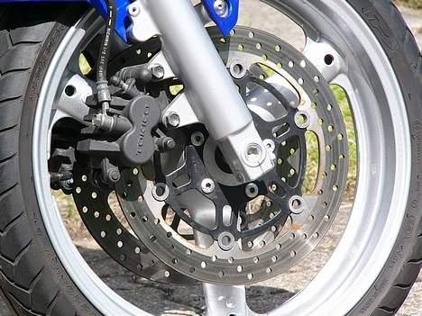 Suzuki SV650S K3 *Solgt* - 2x290mm skiver foran, ja den kan godt bremse... billede 10