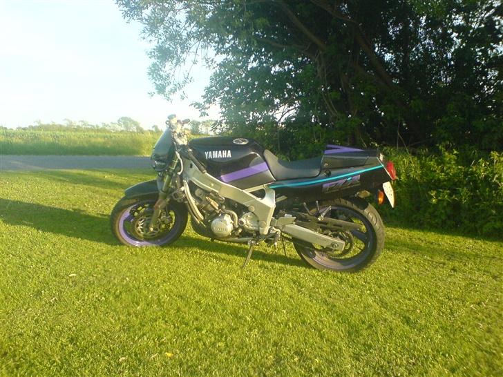 Yamaha FZR 600 [SOLGT] billede 11