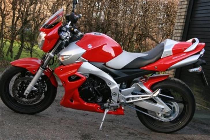 Suzuki GSR 600 S "TIL SALG" - Billeder efter min mc har fået kåbe på !! billede 1