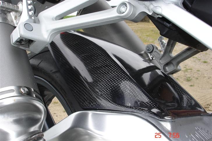 Aprilia RSV 1000 R (SOLGT)  - Carbon hugger. billede 5