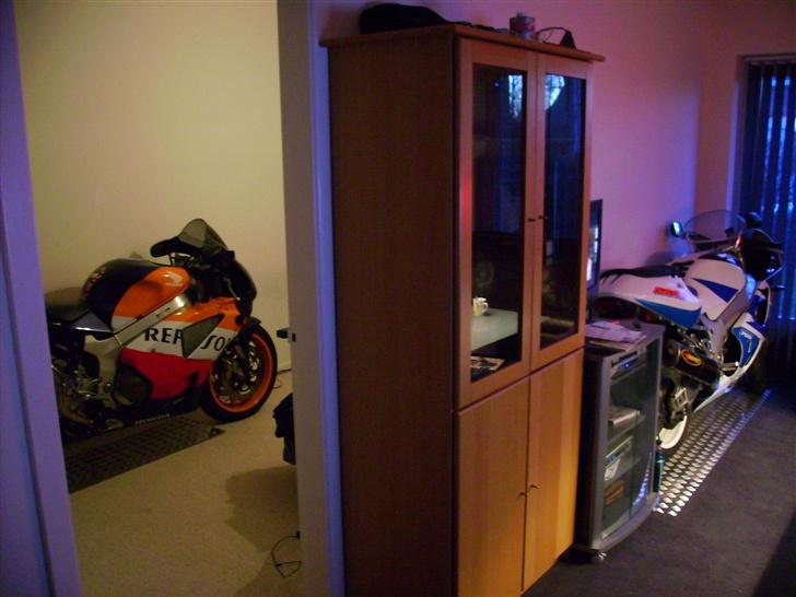 Honda vtr sp1 - ja man kan jo ikke sin cykel stå udenfor.... billede 7