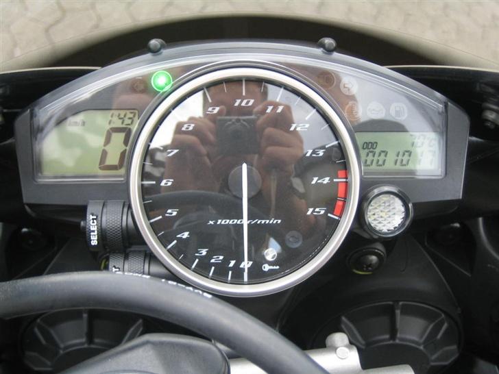 Yamaha YZF R1SP billede 4