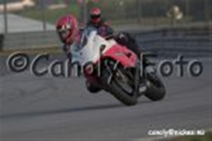 Suzuki GSX-R600 SOLGT - aller første gang på 600´en billede 6