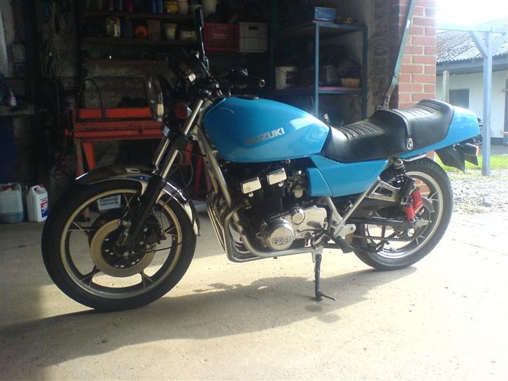 Suzuki Gsx 400F billede 4