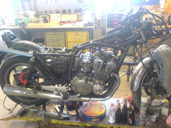 Suzuki Gsx 400F billede 8