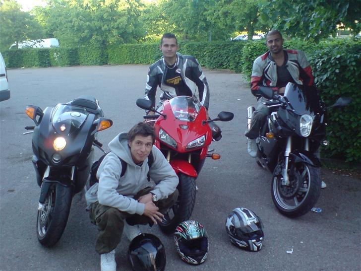 Honda CBR 600 RR  (SOLGT)  - Sammen med vennerne, Hamid t.h (Hyosung GT 650) , Najim t.v (Ducati Dark 749) og mig i midten :-) billede 9