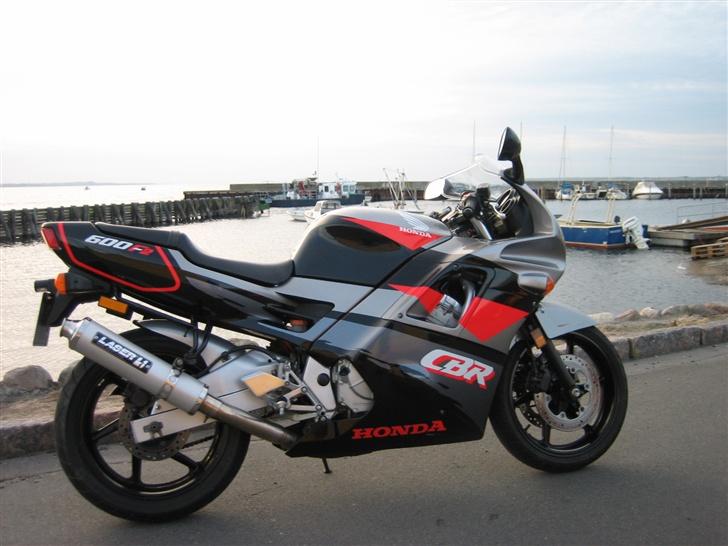 Honda CBR F2 billede 2