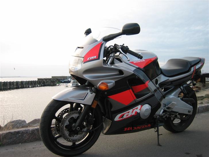 Honda CBR F2 billede 3