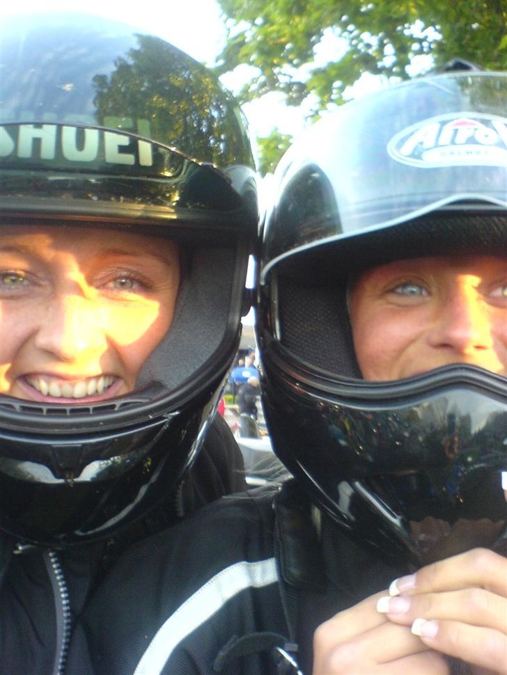 Suzuki sv (solgt) - min veninde og jeg ved Kalø Vig billede 17