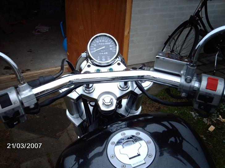 Suzuki vz 800 Marauder - et kig mod der hvor de dyre dråber kommer på.. billede 4