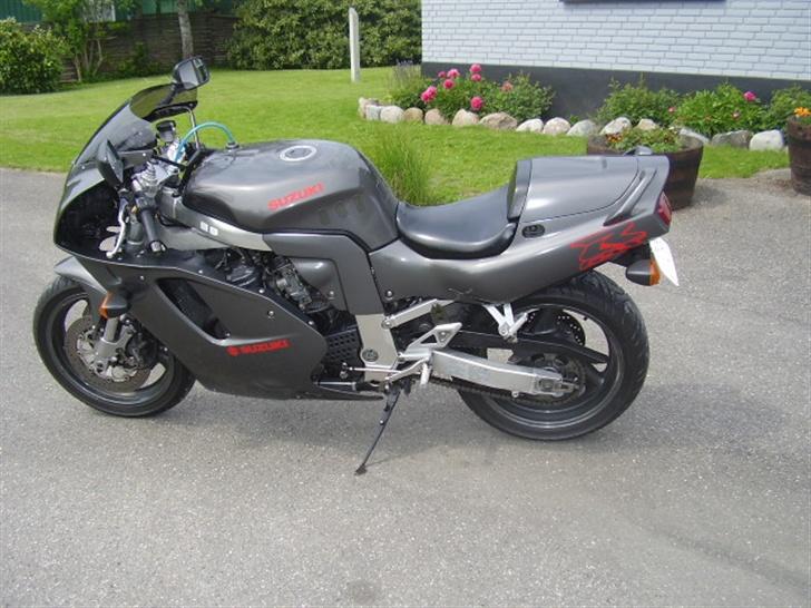 Suzuki gsx R 750 SOLGT billede 1