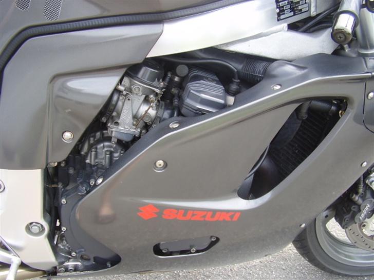 Suzuki gsx R 750 SOLGT billede 4