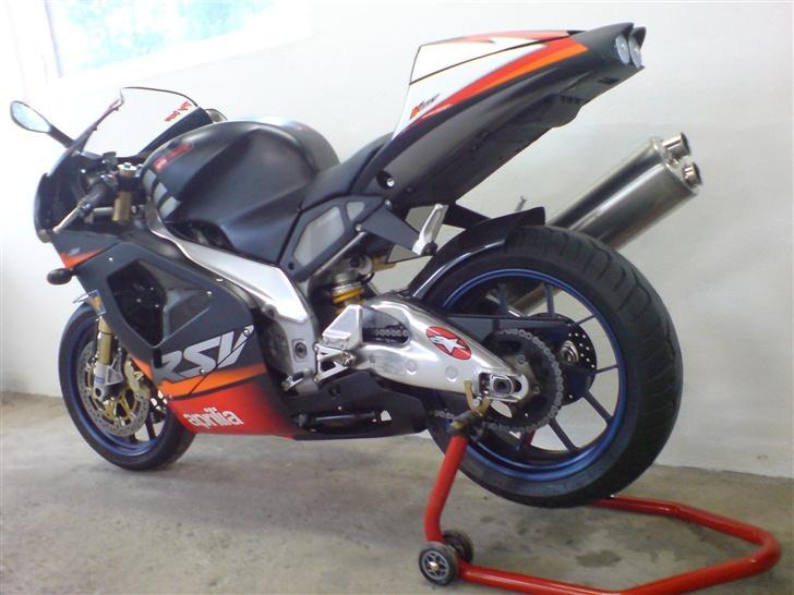 Aprilia RSV mille R **SOLGT** - Nye diode baglygter med blink, og glat bagende billede 17
