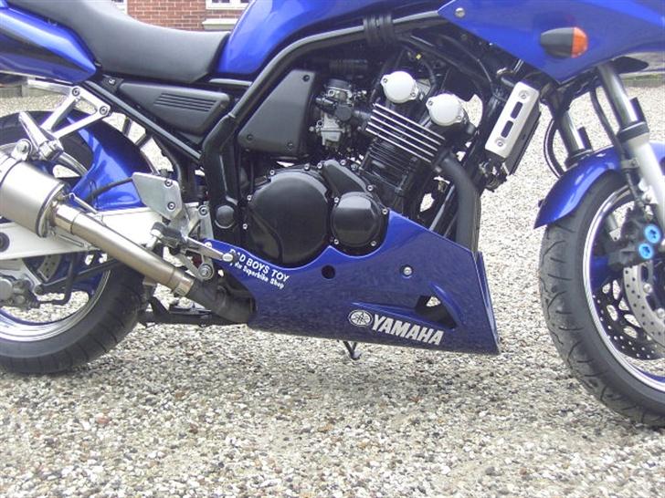 Yamaha fzs 600 fazer - så er den malet billede 18