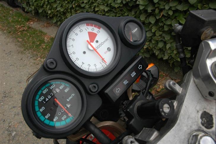 Honda NSR 125F - Der står godt nok 180 km/t, men det tror jeg nu ikke helt på... billede 3