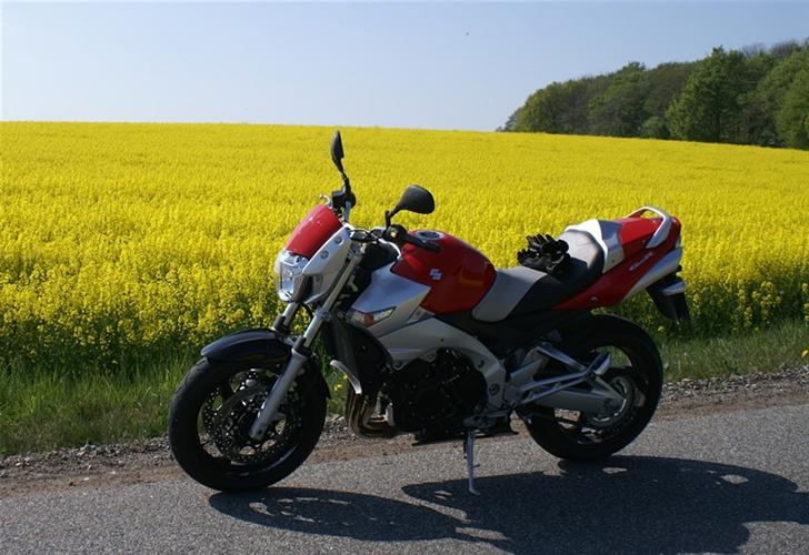 Suzuki GSR 600 (solgt) billede 2