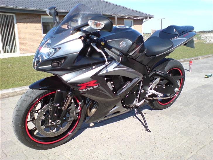 Suzuki GSX-R  750 K7 billede 1