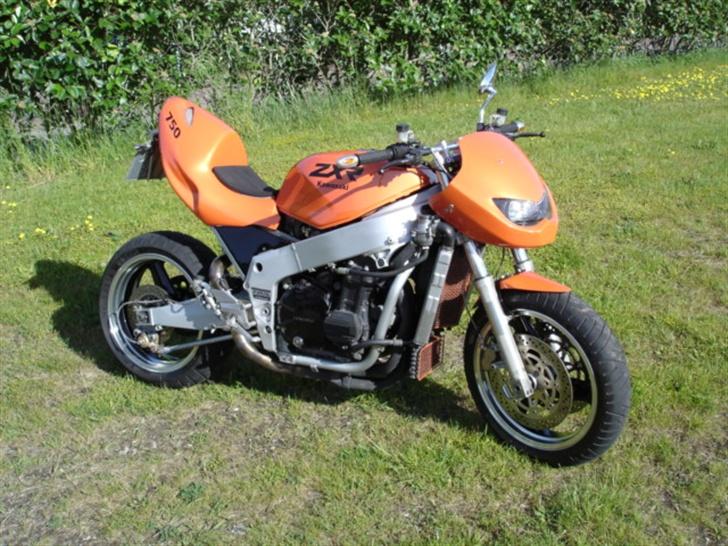Kawasaki zxr 750 "Streetfighter" billede 4