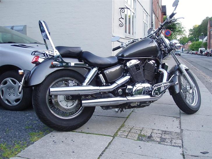 Honda VT 1100 C2 *solgt* - nu med sissybar... billede 11