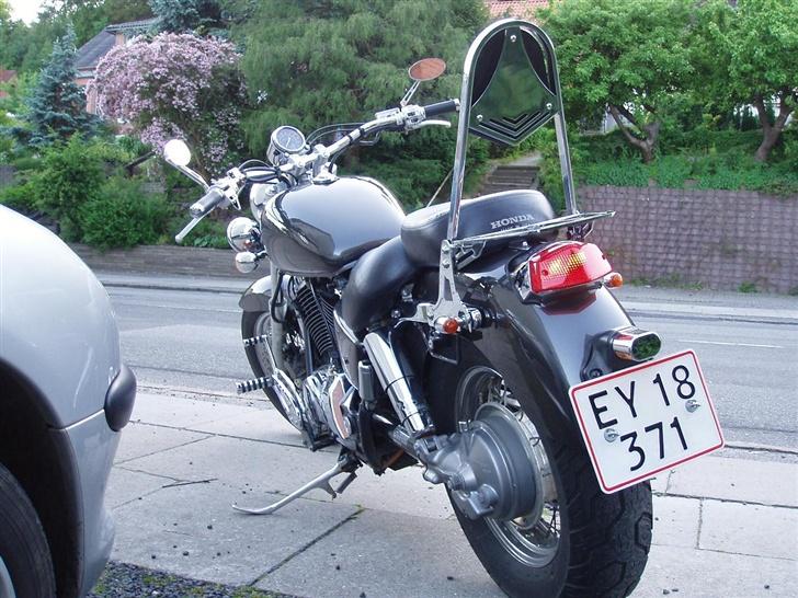 Honda VT 1100 C2 *solgt* - lidt tilpasning skulle til for at få den på... billede 13
