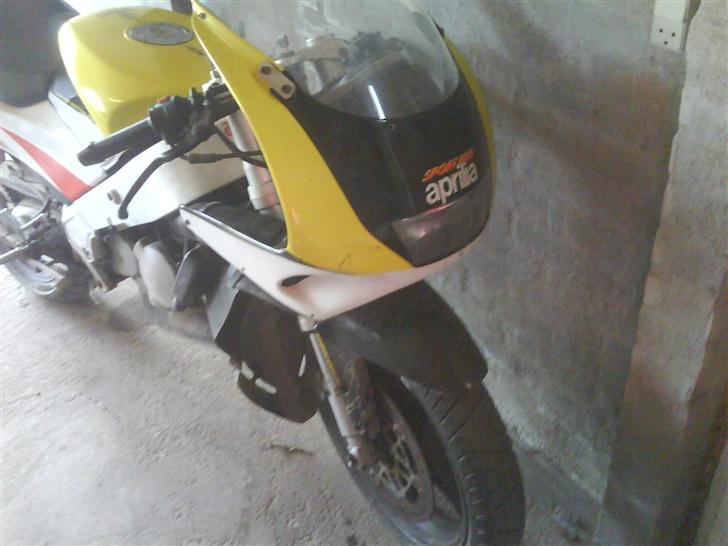 Aprilia AF Sport Pro 125cc - Fronten :) Kommer nye pics snarest !  billede 1